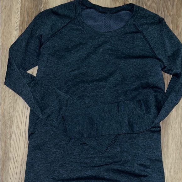 Lululemon Long Sleeve - Picture 3 of 4